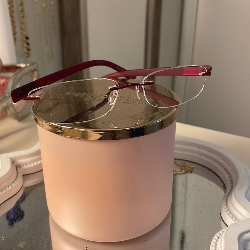 Red rimless Sillhouette eyeglasses